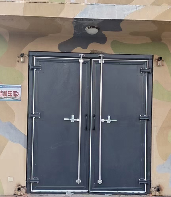 莲湖工业平开门