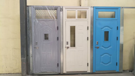 莲湖学校教室门 莲湖学校教室门