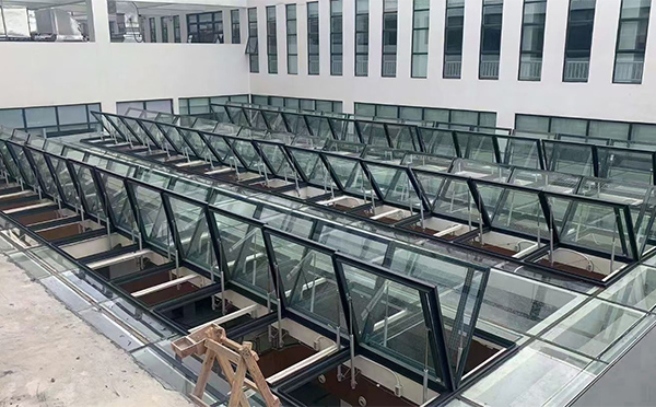 百安科技有限公司近期莲湖排烟窗项目案例分享 百安科技有限公司近期莲湖排烟窗项目案例分享