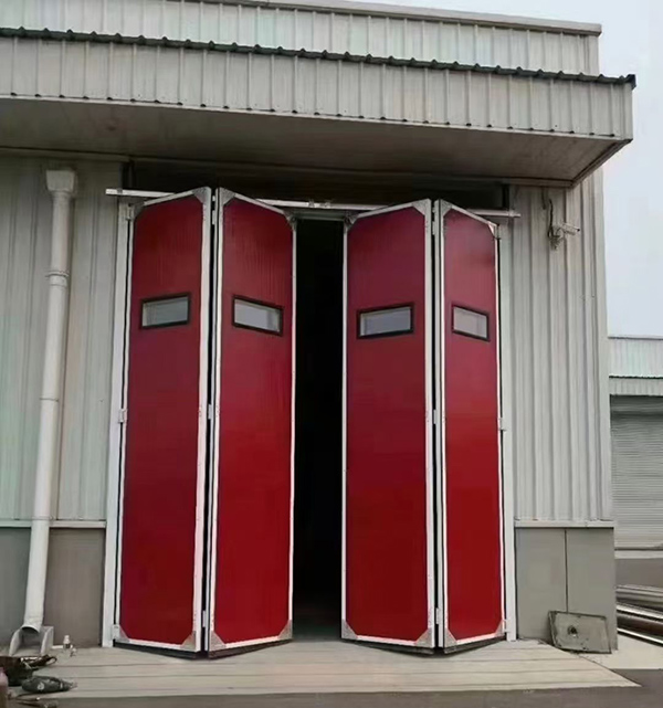 莲湖工业折叠门在大型装配车间出入口的应用实例